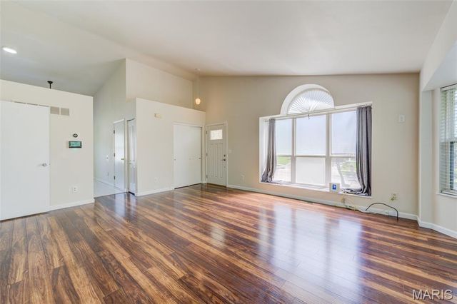 14303 Jamestown Bay Drive, Florissant, MO 63034