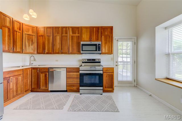 14303 Jamestown Bay Drive, Florissant, MO 63034