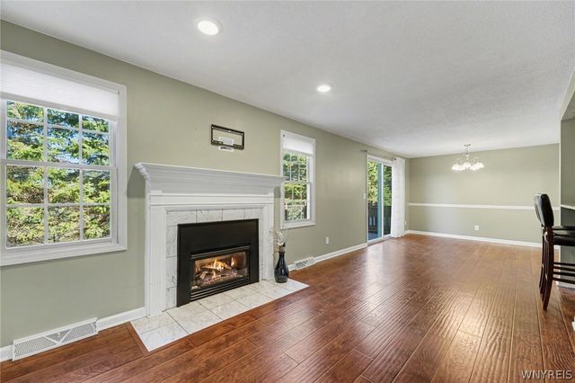 32 Hill Drive North, West Seneca, NY 14224