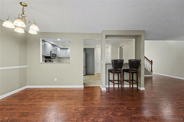 32 Hill Drive North, West Seneca, NY 14224