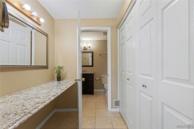 32 Hill Drive North, West Seneca, NY 14224