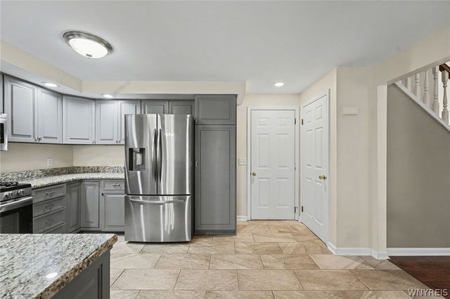 32 Hill Drive North, West Seneca, NY 14224