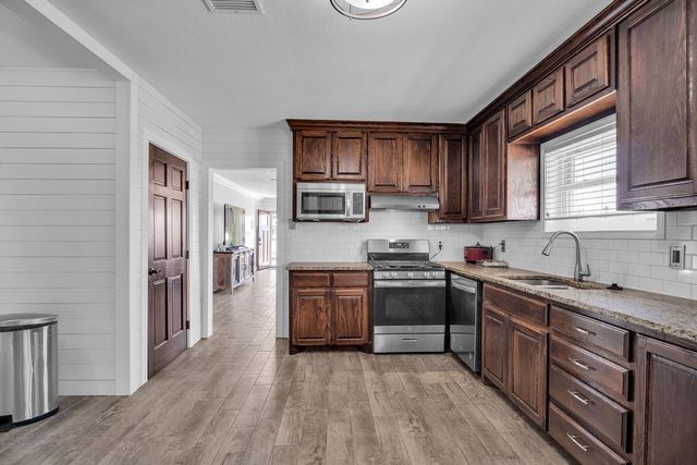 2910 W 8th St, Big Spring, TX 79720