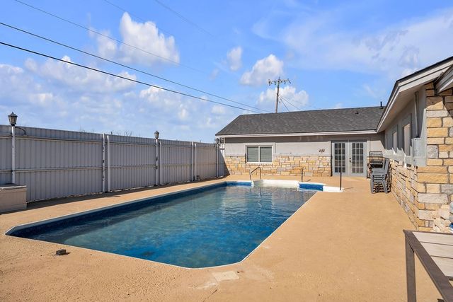 2910 W 8th St, Big Spring, TX 79720