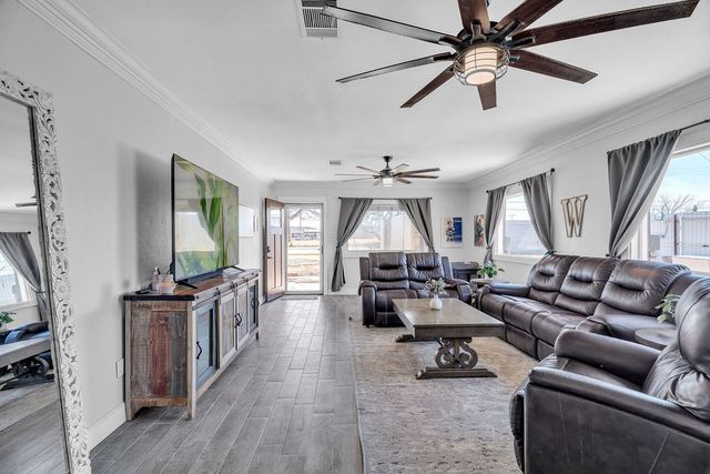 2910 W 8th St, Big Spring, TX 79720