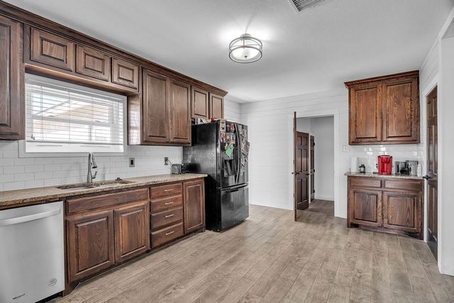 2910 W 8th St, Big Spring, TX 79720