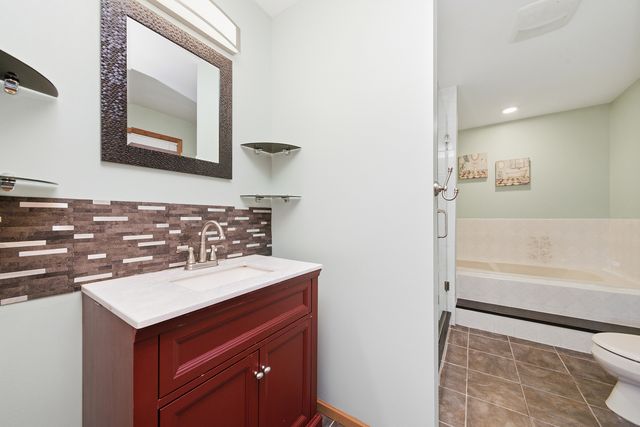 7435 W 157th Street, Orland Park, IL 60462