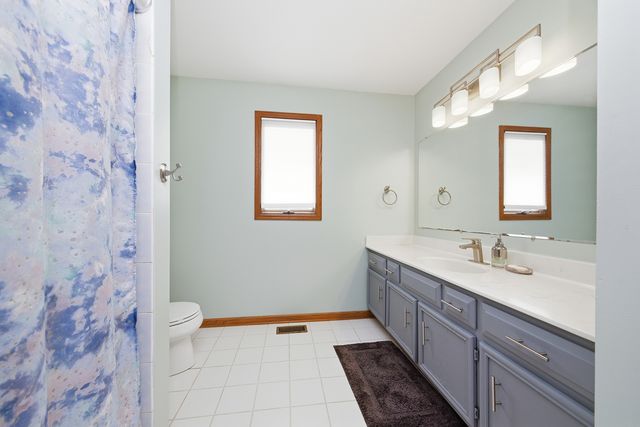 7435 W 157th Street, Orland Park, IL 60462