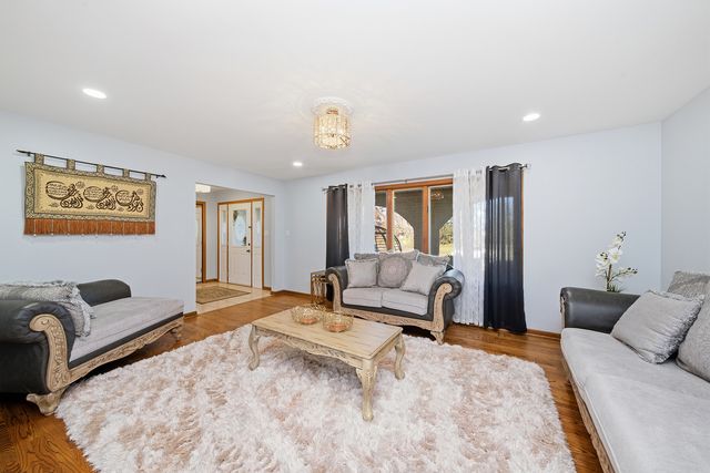 7435 W 157th Street, Orland Park, IL 60462