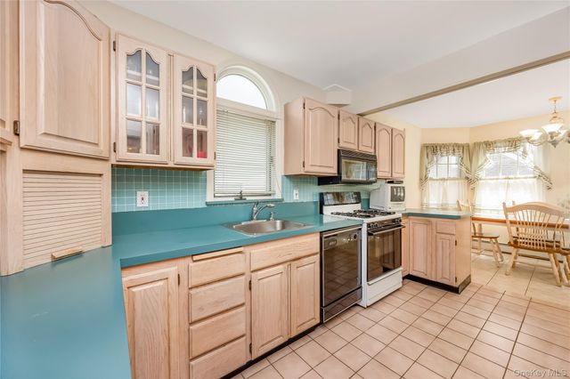 69 Vernon Avenue, Rockville Centre, NY 11570