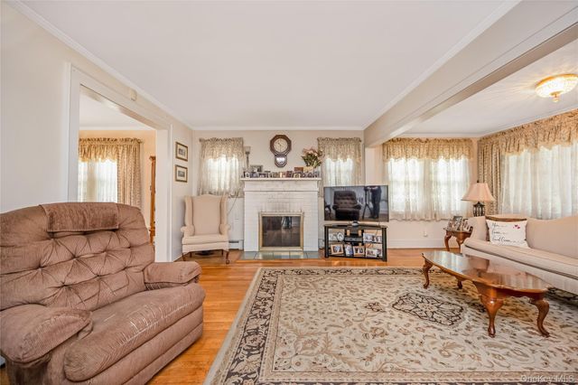 69 Vernon Avenue, Rockville Centre, NY 11570