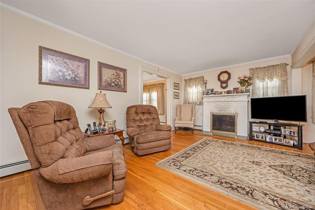 69 Vernon Avenue, Rockville Centre, NY 11570