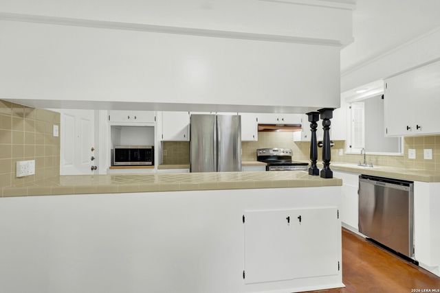 903 FABULOUS DR, San Antonio, TX 78213
