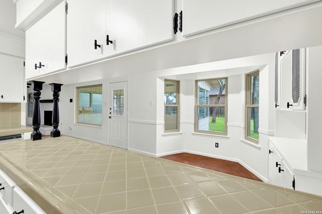 903 FABULOUS DR, San Antonio, TX 78213