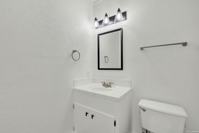 903 FABULOUS DR, San Antonio, TX 78213