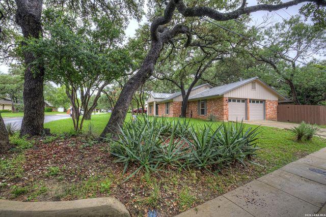 903 FABULOUS DR, San Antonio, TX 78213
