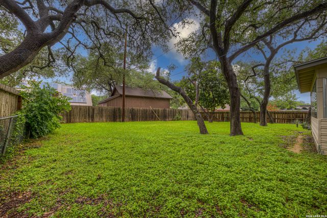 903 FABULOUS DR, San Antonio, TX 78213
