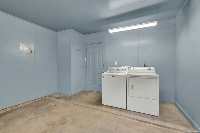 903 FABULOUS DR, San Antonio, TX 78213
