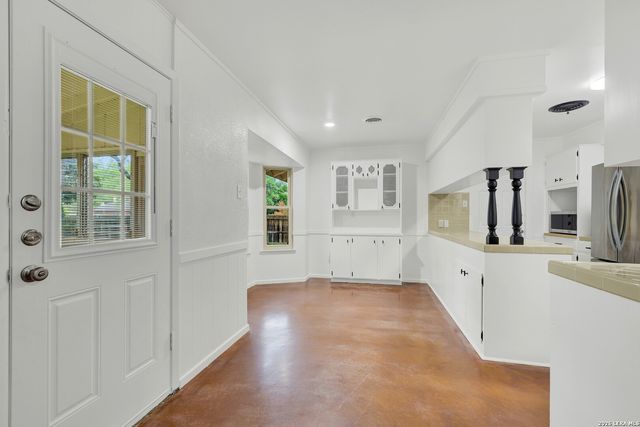 903 FABULOUS DR, San Antonio, TX 78213