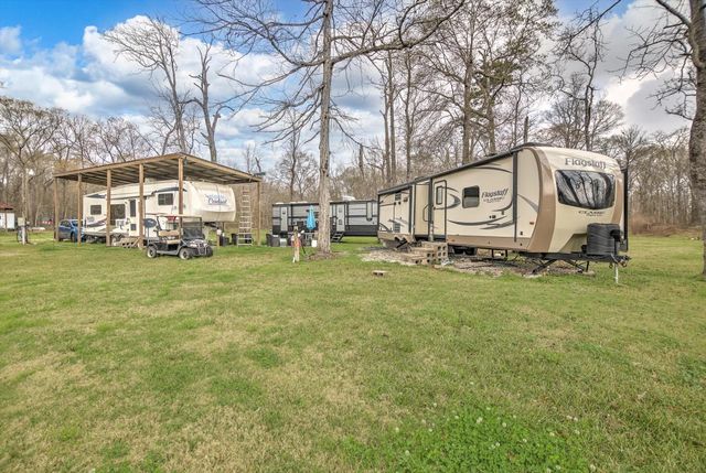 3 County Road 6475, Dayton, TX 77535