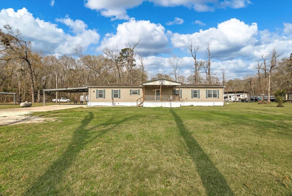 3 County Road 6475, Dayton, TX 77535