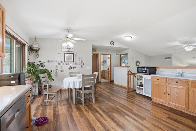 1707 Sapphire Way, Sun Prairie, WI 53590