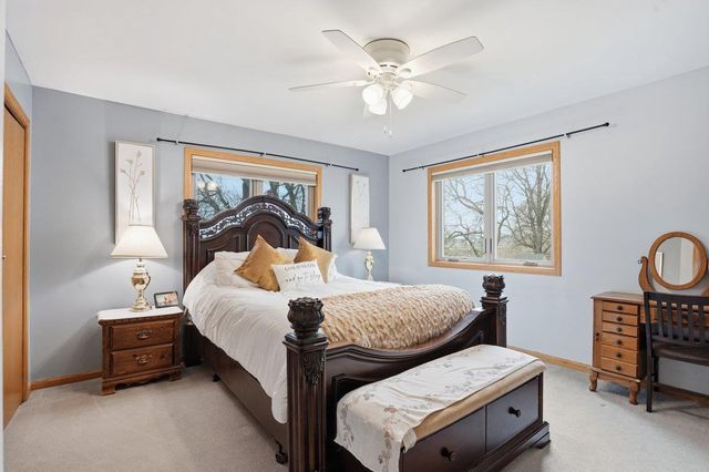 1707 Sapphire Way, Sun Prairie, WI 53590