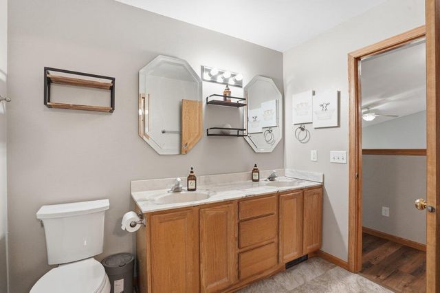 1707 Sapphire Way, Sun Prairie, WI 53590