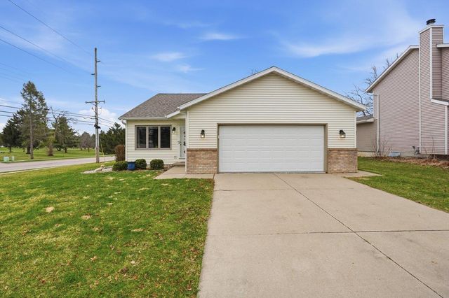 1707 Sapphire Way, Sun Prairie, WI 53590