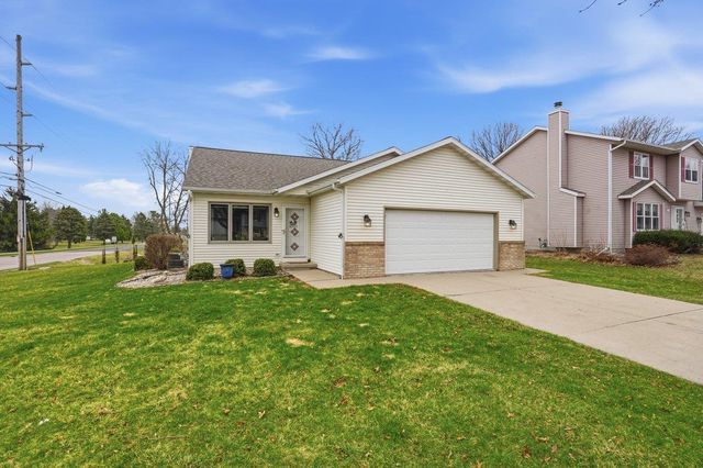 1707 Sapphire Way, Sun Prairie, WI 53590