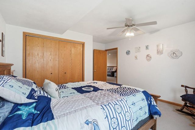 1707 Sapphire Way, Sun Prairie, WI 53590