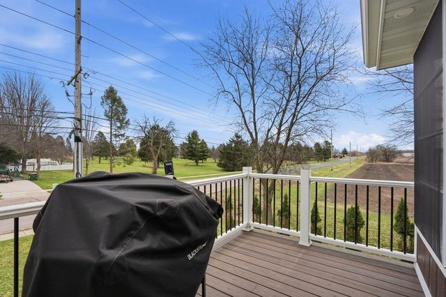 1707 Sapphire Way, Sun Prairie, WI 53590