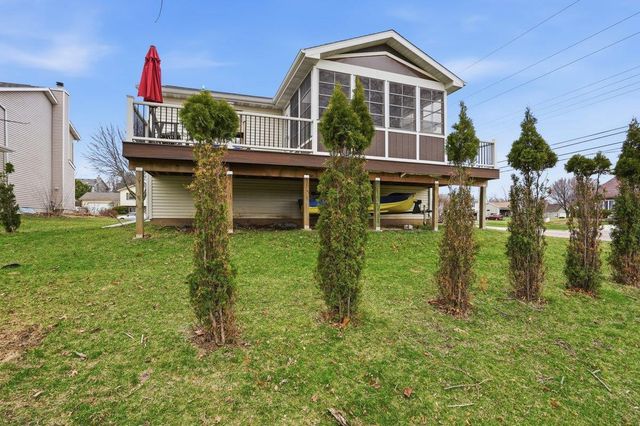 1707 Sapphire Way, Sun Prairie, WI 53590