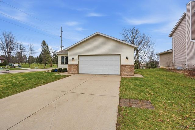 1707 Sapphire Way, Sun Prairie, WI 53590
