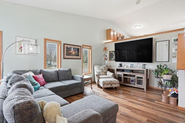 1707 Sapphire Way, Sun Prairie, WI 53590