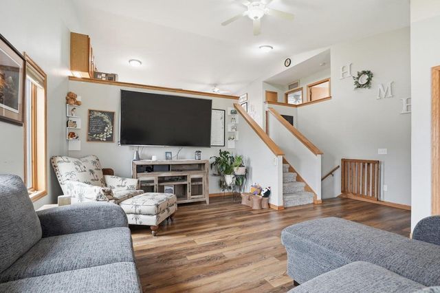1707 Sapphire Way, Sun Prairie, WI 53590