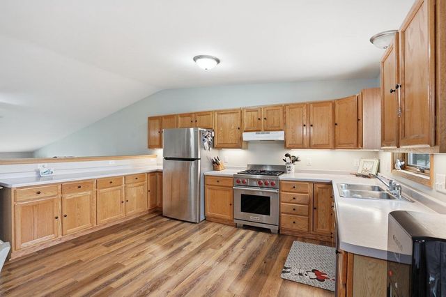 1707 Sapphire Way, Sun Prairie, WI 53590