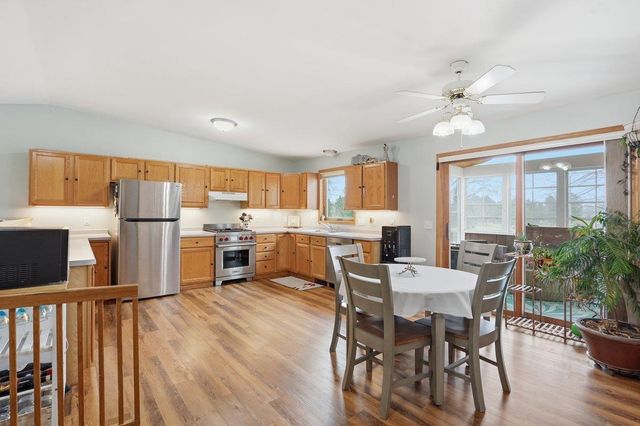 1707 Sapphire Way, Sun Prairie, WI 53590