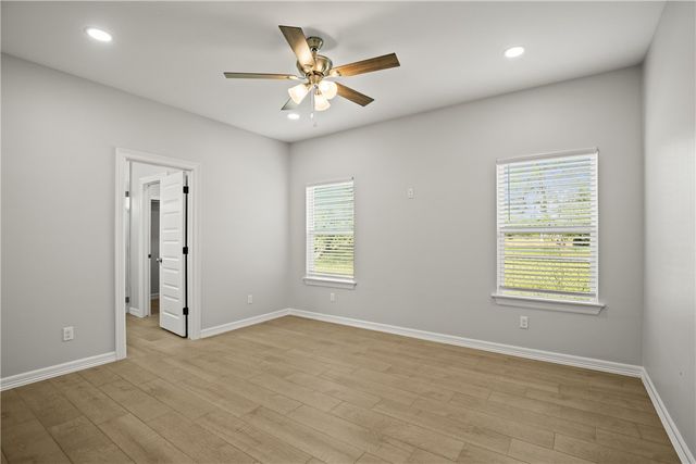 509 W Ragland Ave, Kingsville, TX 78363