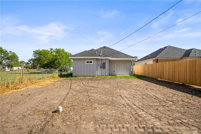 509 W Ragland Ave, Kingsville, TX 78363