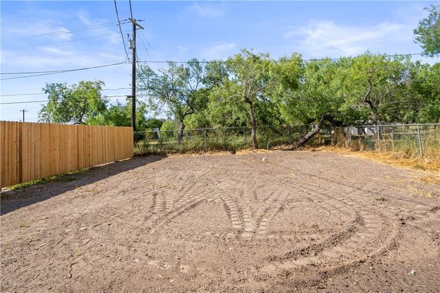 509 W Ragland Ave, Kingsville, TX 78363