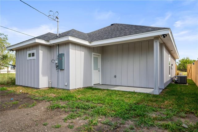 509 W Ragland Ave, Kingsville, TX 78363