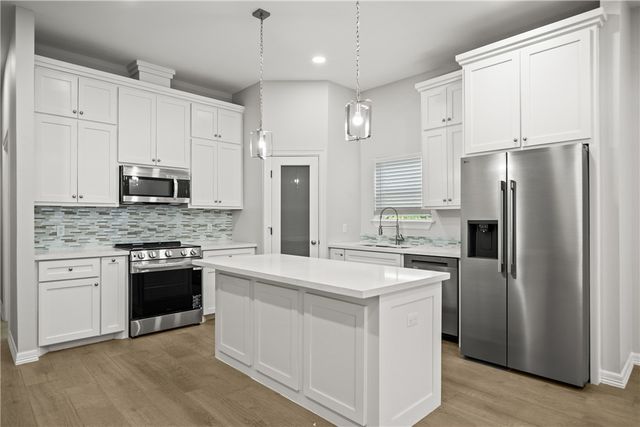 509 W Ragland Ave, Kingsville, TX 78363