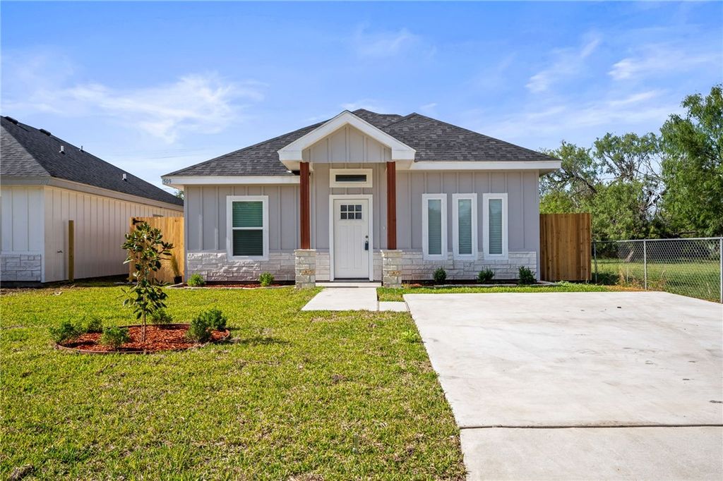 509 W Ragland Ave, Kingsville, TX 78363