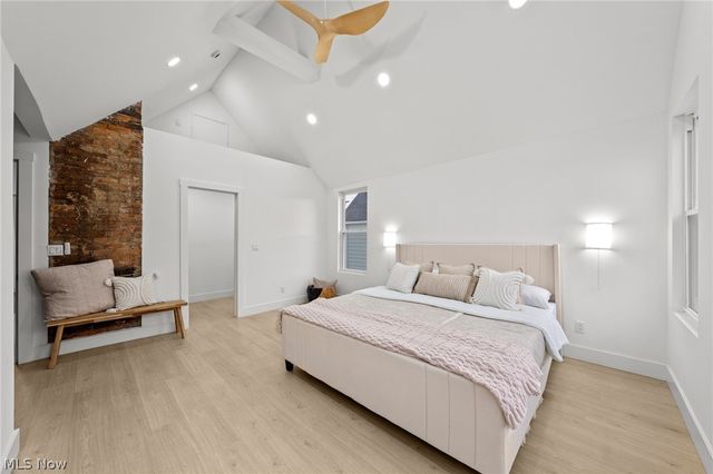 1422 W 77th Street, Cleveland, OH 44102