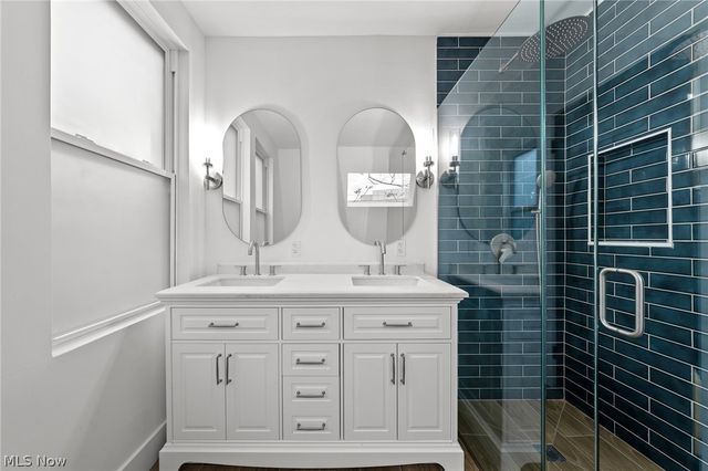 1422 W 77th Street, Cleveland, OH 44102