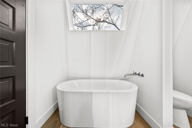 1422 W 77th Street, Cleveland, OH 44102