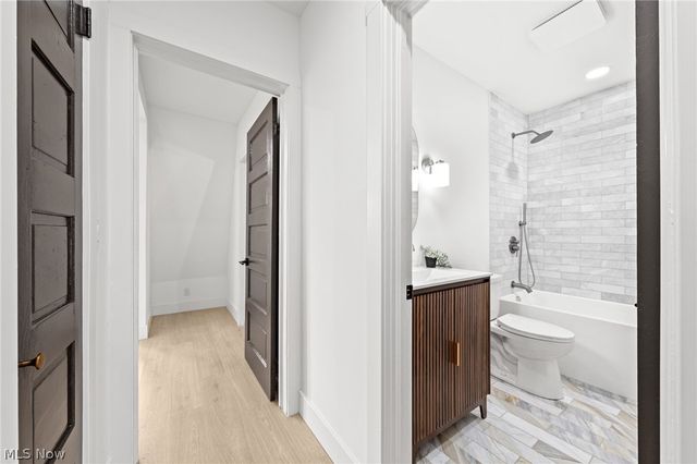 1422 W 77th Street, Cleveland, OH 44102