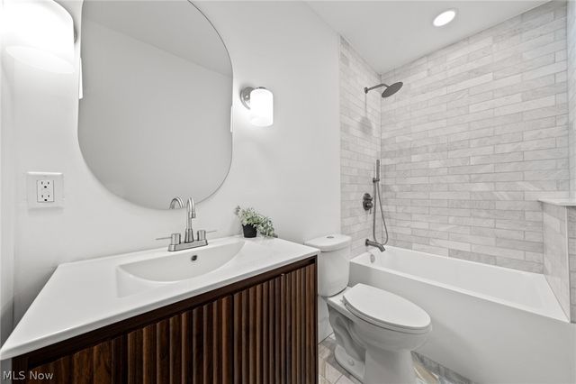 1422 W 77th Street, Cleveland, OH 44102