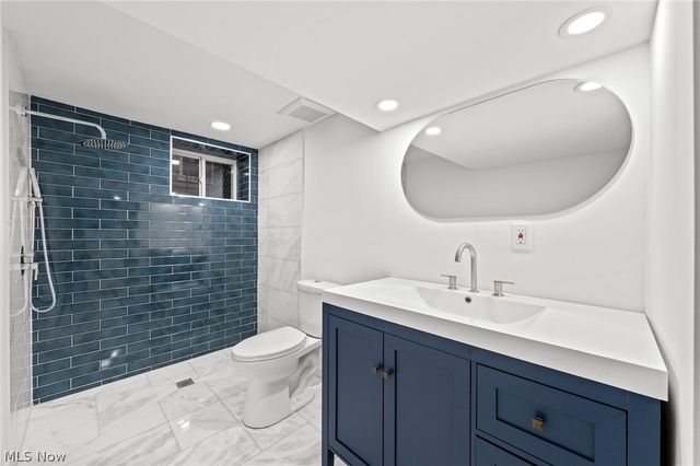 1422 W 77th Street, Cleveland, OH 44102